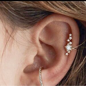 Beautiful Sparkly Gold Star Ear Cuff - NWOT